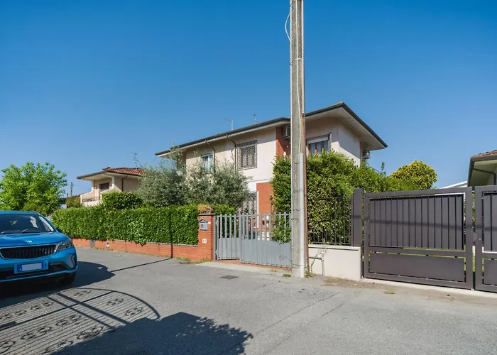 Villino Viola By Interhome * Marina di Pietrasanta