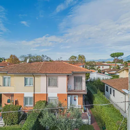 Villino Viola By Interhome Marina di Pietrasanta