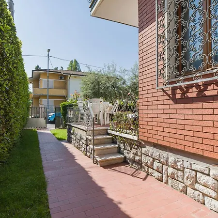 Villino Viola By Interhome בית נופש