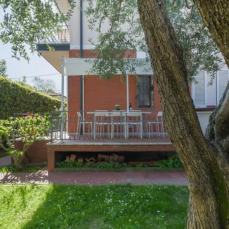 Villino Viola By Interhome בית נופש מרינה די פיאטרסנטה