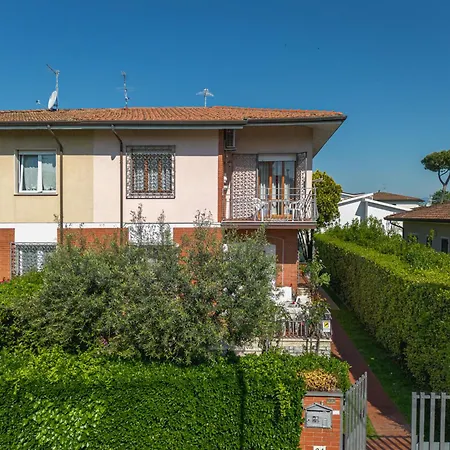 Villino Viola By Interhome בית נופש מרינה די פיאטרסנטה