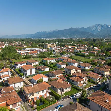 Villino Viola By Interhome * Marina di Pietrasanta