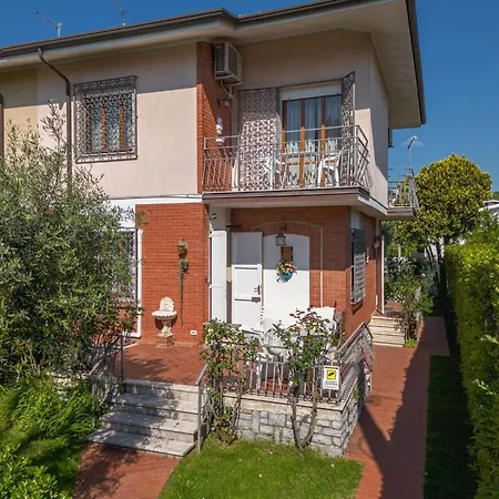 Villino Viola By Interhome * Marina di Pietrasanta
